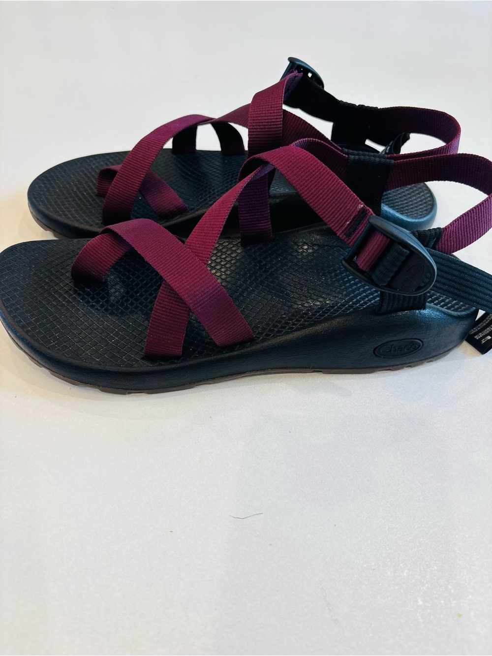 Chaco Women's Z2 Sandals - Black Footbed with Burgundy Straps size 10 - Picture 3 of 8